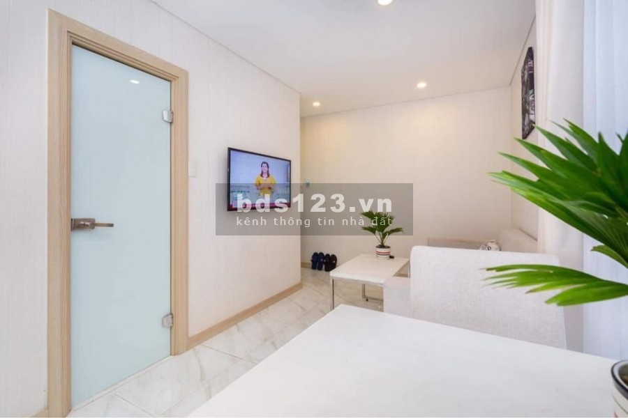 Cho thuê căn hộ 1 phòng ngủ riêng ở Hoàng Hoa Thám Tân Bình