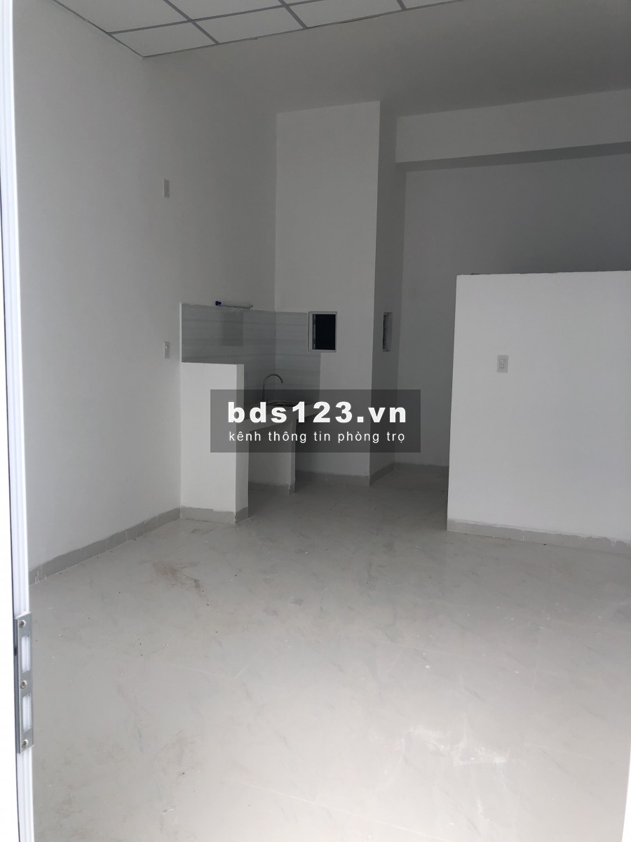 Phòng mới xây giá rẻ hạt dẻ ngay Tân Phú