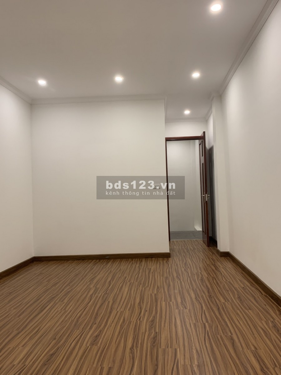 Thanh khoản Nhà đẹp trước tết cho khách yêu, nhỏ 3 tỷ, Long Biên