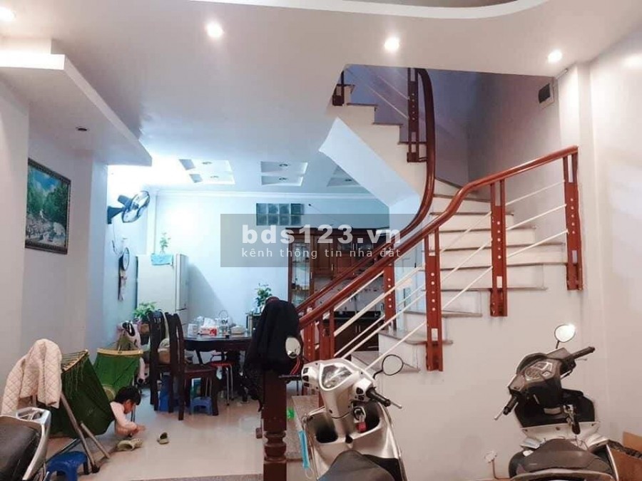 Bán nhà phố Đào Tấn, Linh Lang. 40m2, 5 tầng, 4.1 tỷ thoáng gần phố