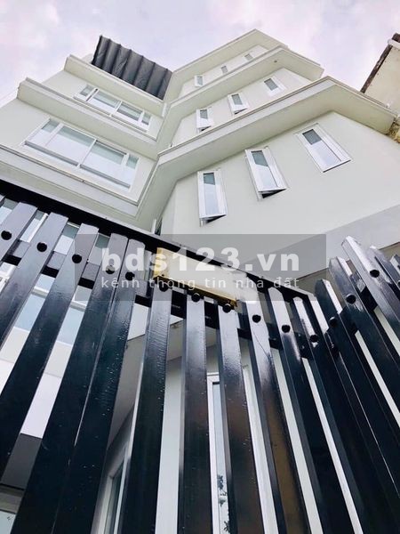CHỦ ĐI ẤN BÁN GẤP NHÀ Q1 GIÁ CHỈ 8,2 TỶ KINH DOANH HOẶC Ở CHO THUÊ