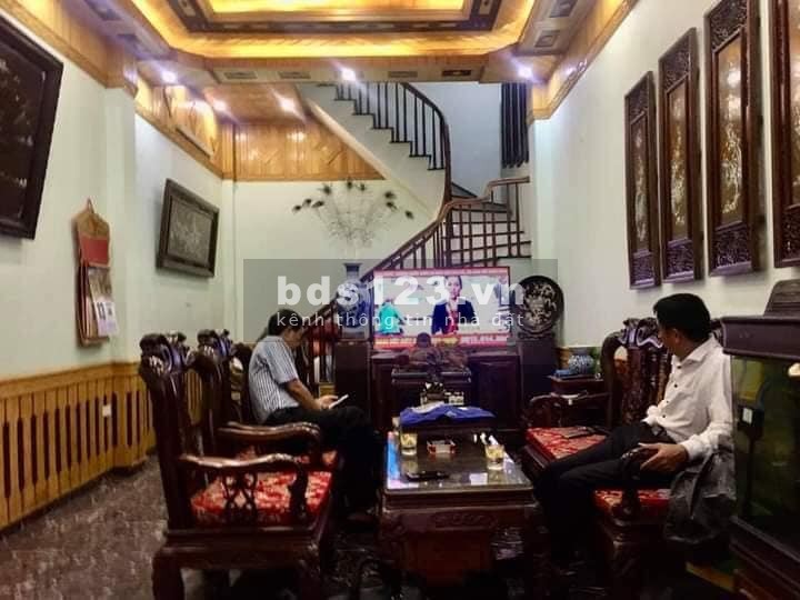 Mặt Phố Thanh Xuân, Ô tô Vào nhà, kinh doanh, đông dân xầm uất, 40Mx4T. Giá 5.5 tỷ
