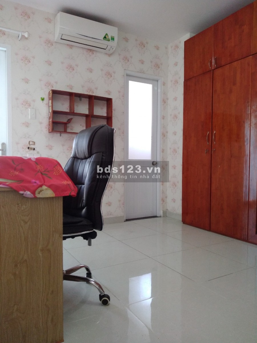 Cho thuê căn hộ 8x Plus căn góc thoáng mát