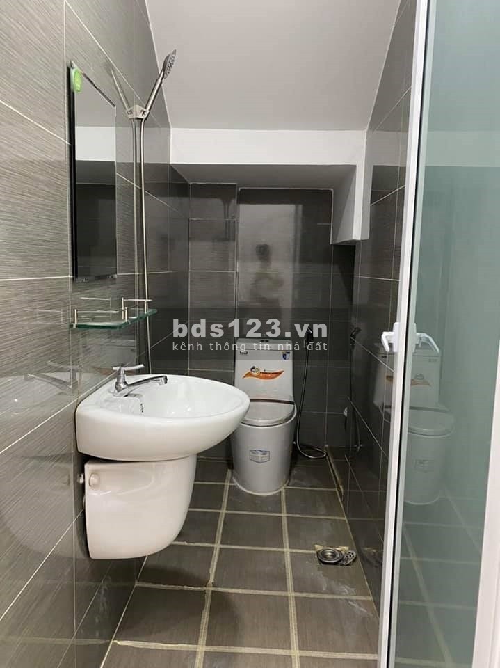 HẠ GIÁ TỪ 4 ty còn 3 ty 3 nhà 2 tầng dt 55m2 4.5x12 Nguyễn Khoái Phường 2 Quận 4