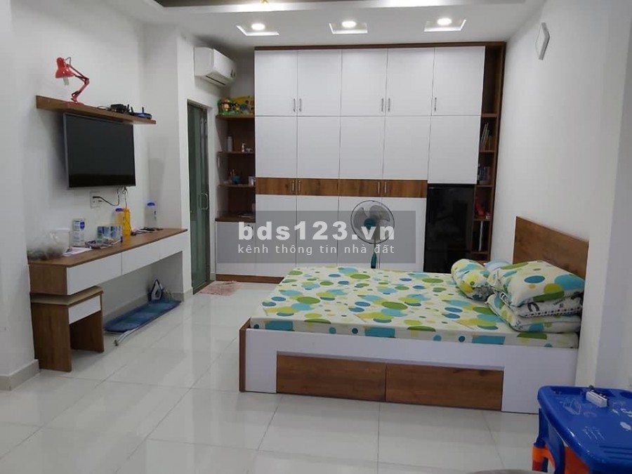Bán nhà về quê định cư, Hồ Bá Kiện - Quận 10, ngang 4m, 3 tầng, 4 tỷ 8