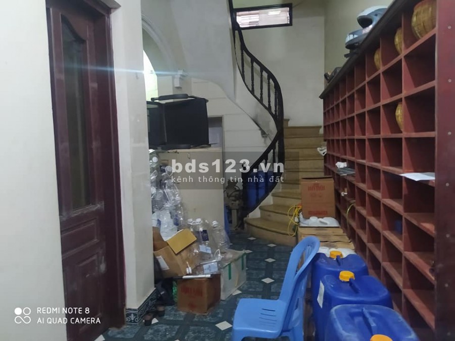 Bán nhà hiếm Cầu Giấy Quận Phân lô ô cờ DT 77m2 Kinh doanh ô tô vào nhà