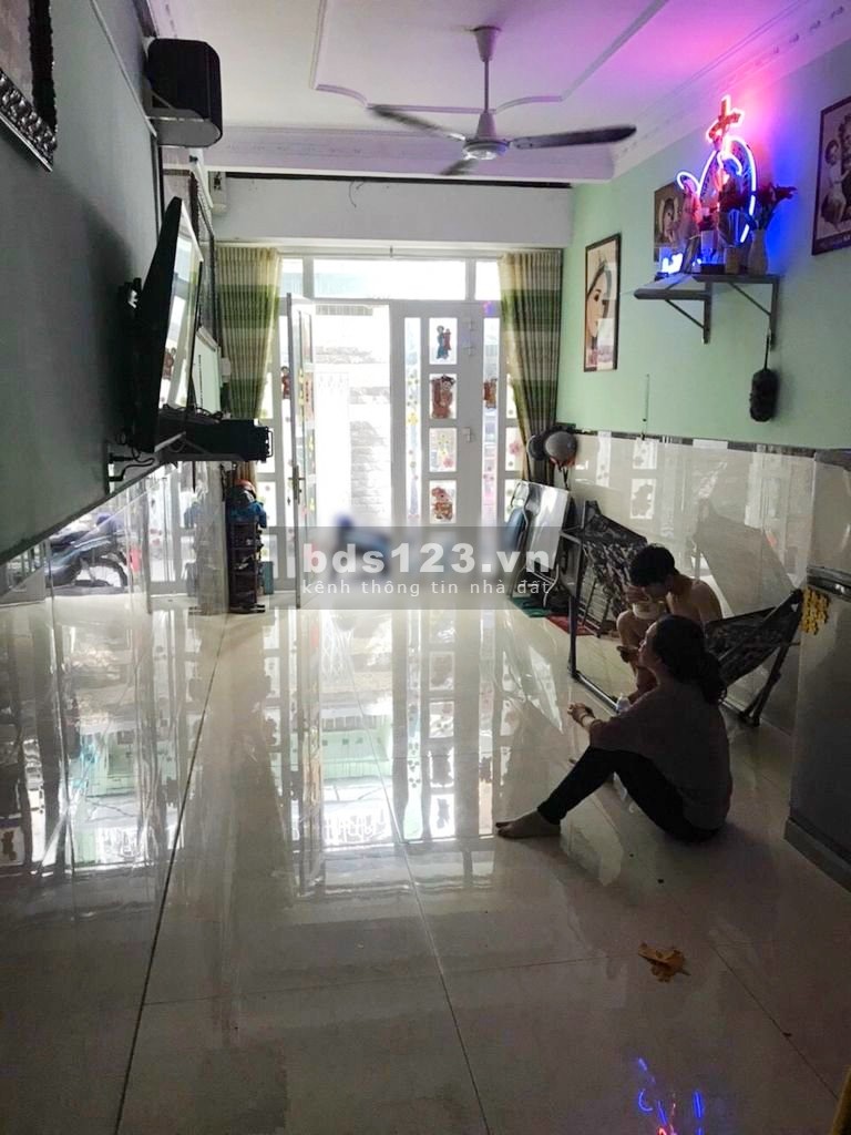 Cho thuê nhà 1 trệt 1 lầu 2PN có máy lạnh, DTSD 90m2, đường Huỳnh Văn Bánh, P. 17, Phú Nhuận. Giá chốt 9tr