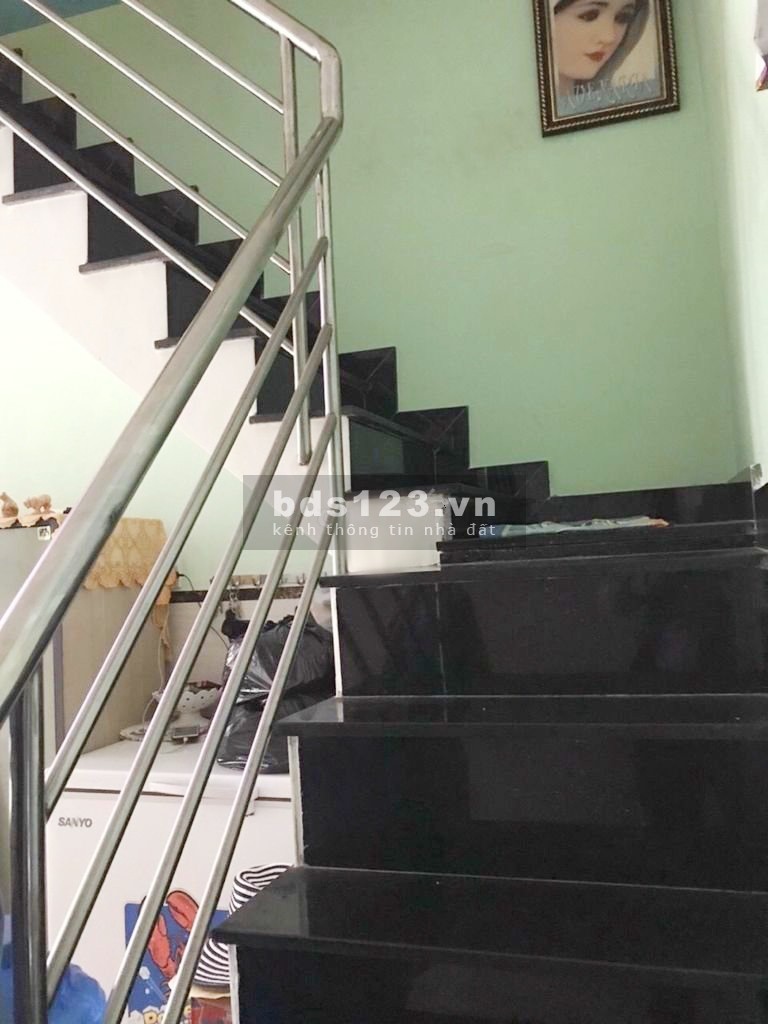 Cho thuê nhà 1 trệt 1 lầu 2PN có máy lạnh, DTSD 90m2, đường Huỳnh Văn Bánh, P. 17, Phú Nhuận. Giá chốt 9tr