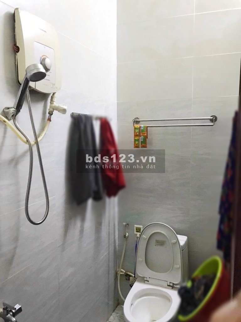 Cho thuê nhà 1 trệt 1 lầu 2PN có máy lạnh, DTSD 90m2, đường Huỳnh Văn Bánh, P. 17, Phú Nhuận. Giá chốt 9tr