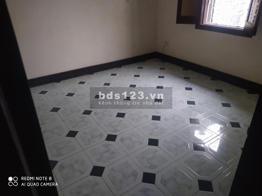 Bán nhà hiếm Cầu Giấy Quận Phân lô ô cờ DT 77m2 Kinh doanh ô tô vào nhà