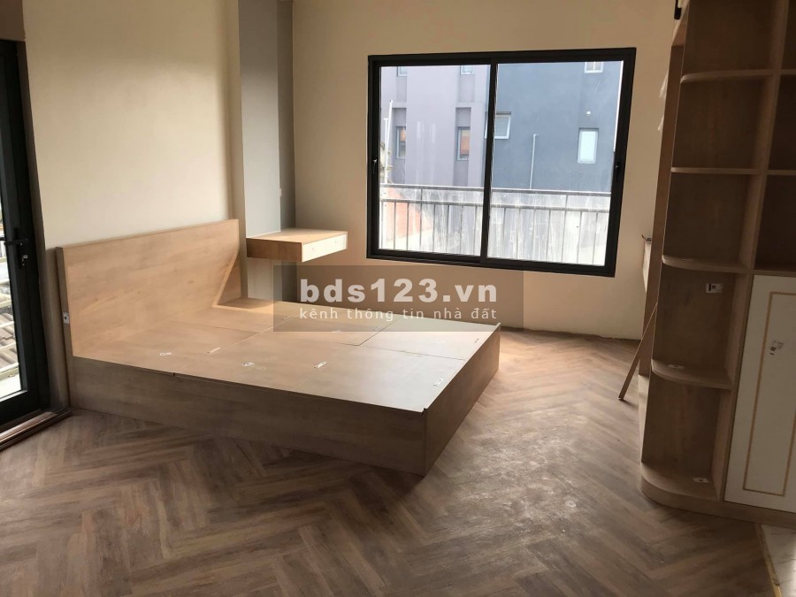 Bán Apartment Võng Thị doanh thu tốt 121m2 x 8 tầng cách Hồ Tây 50m giá 35 tỷ. LH 0912442669