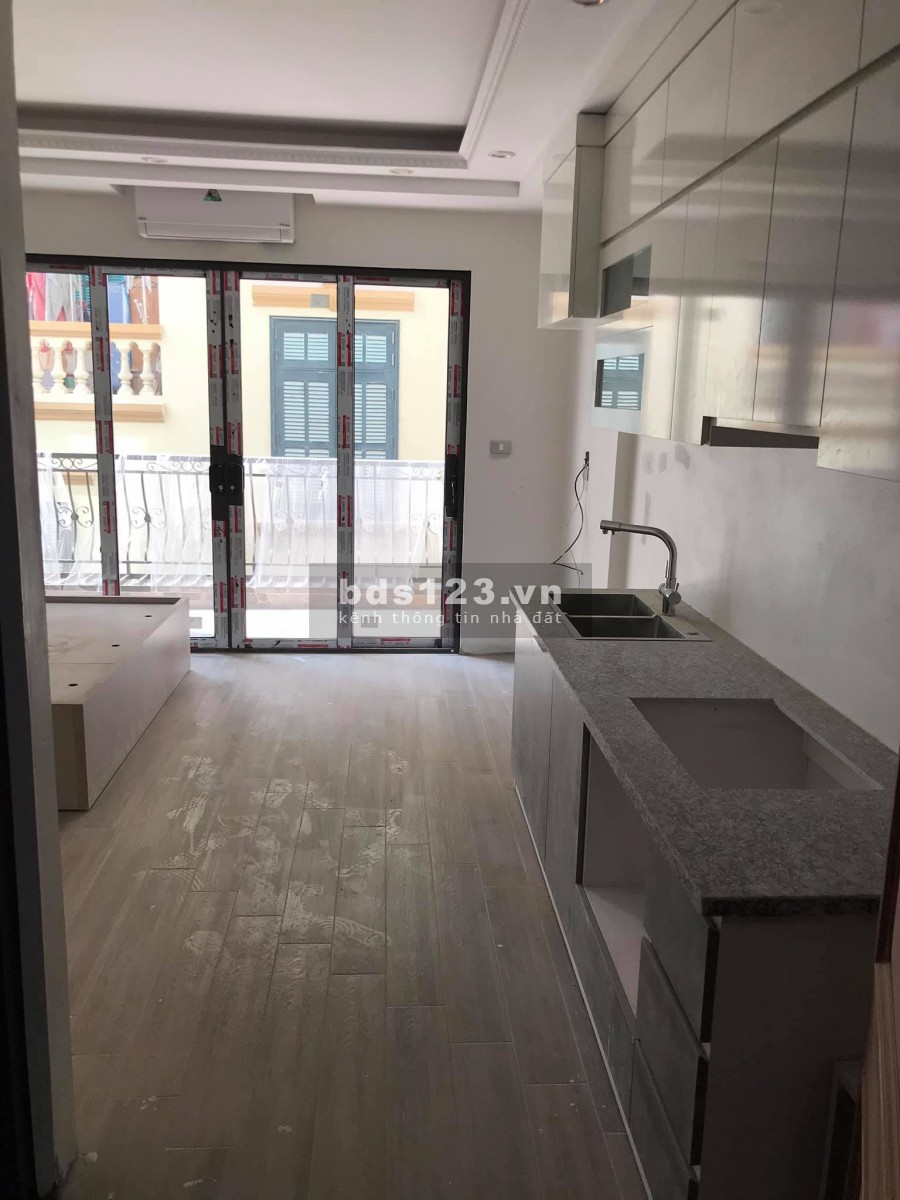 Bán Apartment Võng Thị doanh thu tốt 121m2 x 8 tầng cách Hồ Tây 50m giá 35 tỷ. LH 0912442669