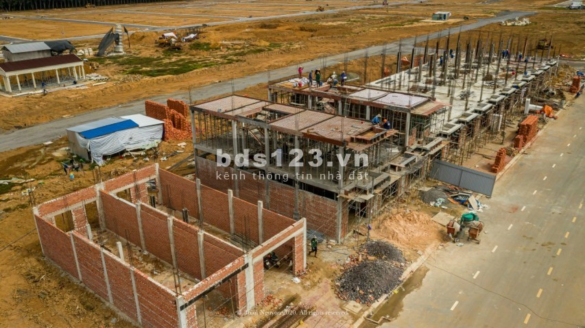 Bán đất full thổ cư nằm mặt tiền DT 769 đối diện sân bay Long Thành, đầu tư hợp lý, nhận sổ hồng