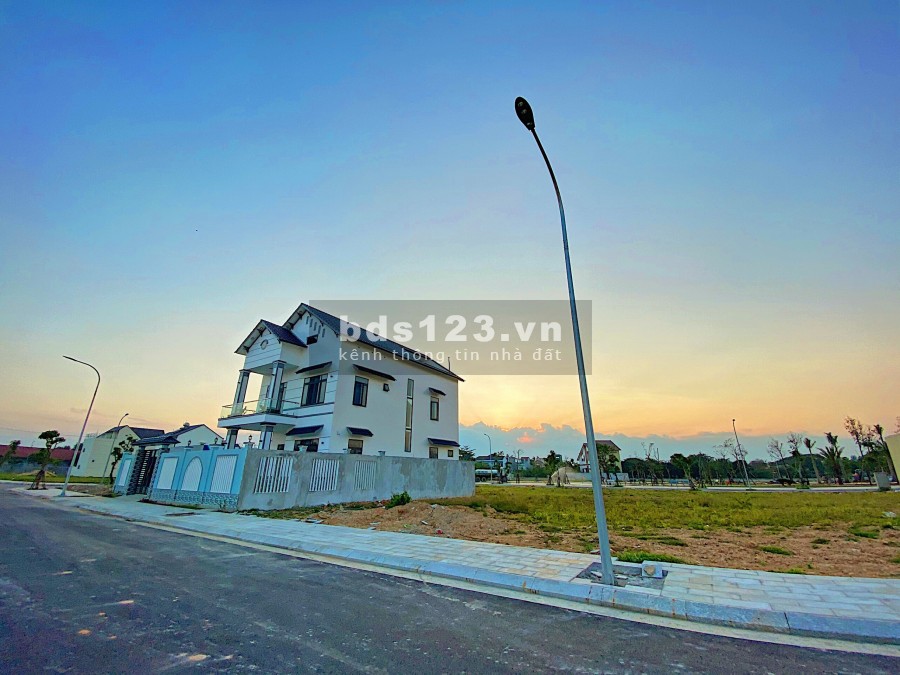 Thanh lý gấp lô đất đẹp view thoáng,cao ráo