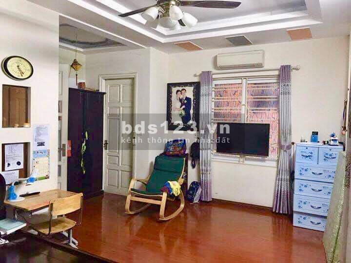 Hàng hiếm, 2 mặt ngõ, 40m2, 4 tầng, 4 ngủ, gần ô tô tránh, hơn 3 tỷ, Hai Bà Trưng