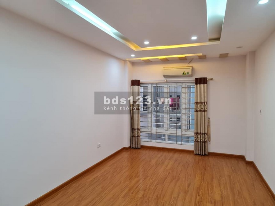 BÁN GẤP NHÀ PHỐ LẠC LONG QUÂN 50M 4 TẦNG MT 4M, NGÕ THOÁNG 3M CHỈ 4.5 TỈ LH 0942.861188