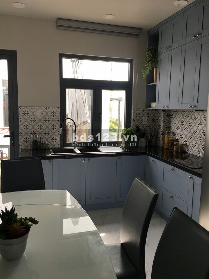 Bán nhà, Đồng Đen,Tân Bình 1 trệt, 3 lầu, Dt: 75m2, chỉ 3tỷ7