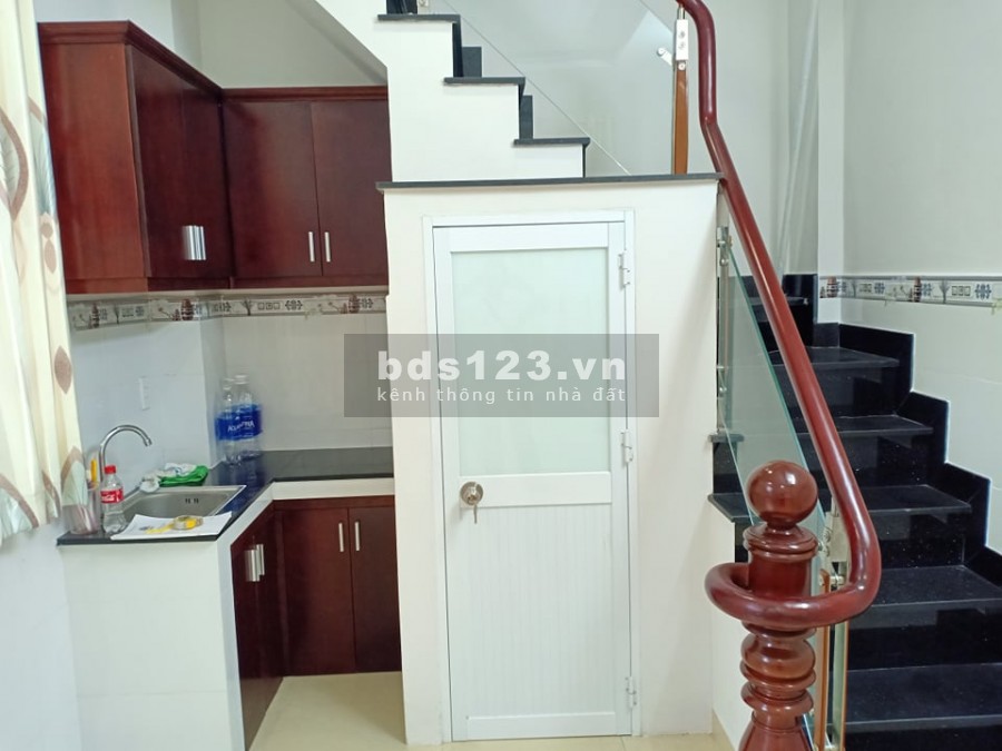 Cần bán nhà đường Hoàng Sa, Phường 11, Quận 3, giá 2.1 tỷ.