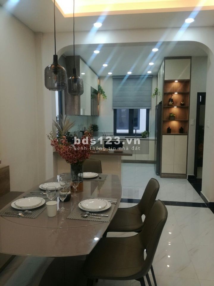 Bán nhà, Đồng Đen,Tân Bình 1 trệt, 3 lầu, Dt: 75m2, chỉ 3tỷ7