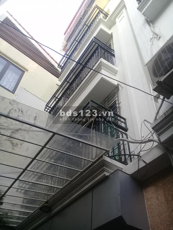 Cần bán gấp nhà P. Gia Thụy 41m2 x 5T, 4.8m MT, Ô tô, giá 4.2 tỷ, Ở sướng, gần phố.