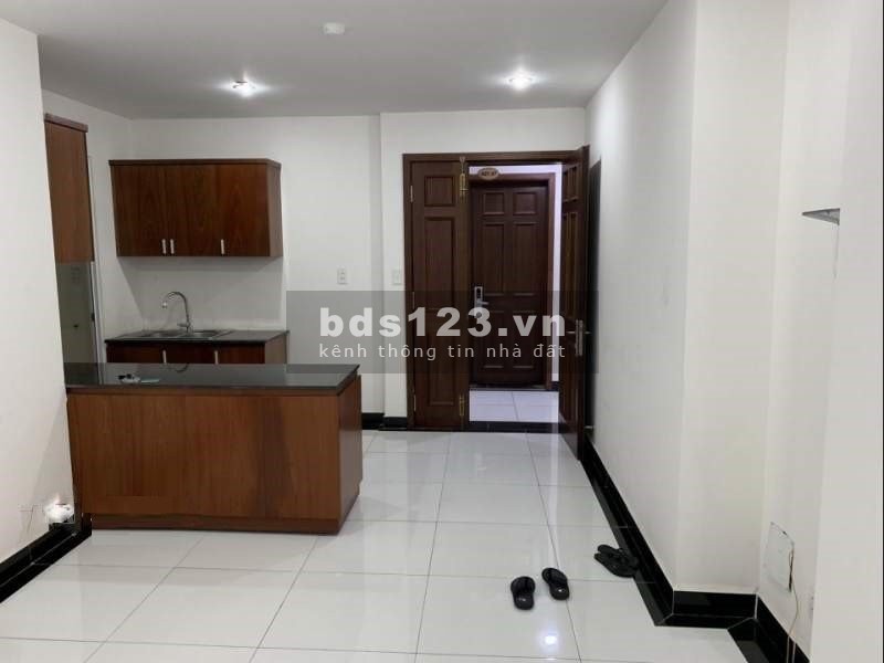 Cho thuê chung cư Giai Việt 2 phòng ngủ, nội thất cơ bản