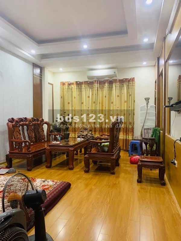 PHÂN LÔ VIP PHỐ NGUYÊN HỒNG OTO TRÁNH VỈA HÈ KD SẦM UẤT 50M2 5T MT 4M. GIÁ THƯƠNG LƯỢNG.