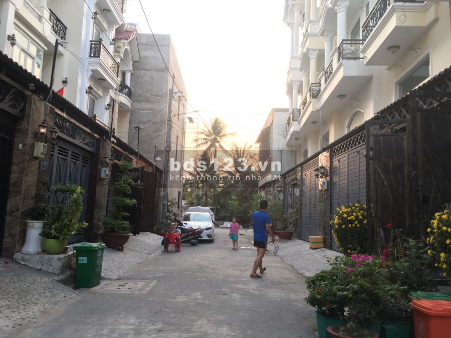 Nhà đẹp giá tốt năm 2021: Chợ Hiệp Bình Thủ Đức.