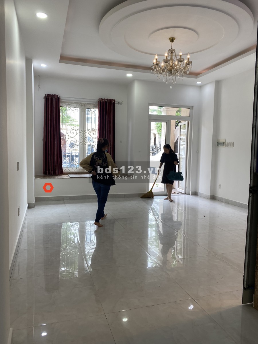City Land Garden Hill 5x20m, Hầm trệt 3lầu. 6phòng, 6wc. 35tr/th.