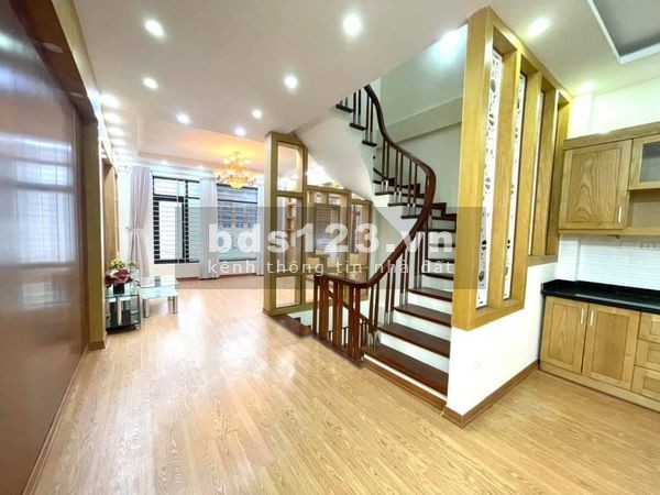 KIM NGƯU NHÀ ĐẸP 48M 4,1 TỶ NGÕ TRƯỚC NHÀ XE BA GÁC.