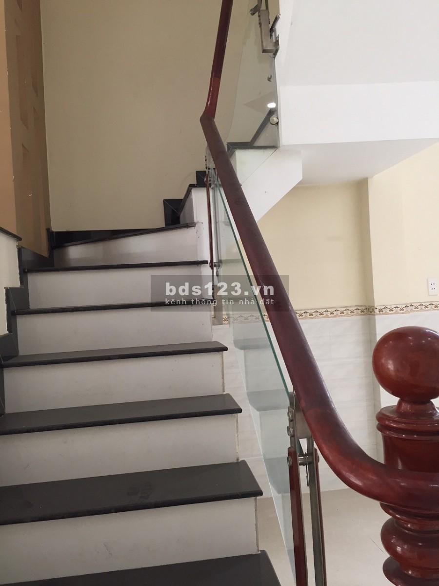 HOT!! Nhà quá rẻ 6.5 tỷ DT(4x15)3.5 tấm hẻm 260 Bà Hom Q6