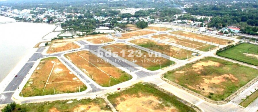 Bán đất nền dự án đất nền Sổ đỏ trao tay mặt tiền Quốc Lộ 1A Huyện Núi Thành diện tích 154m2 Giá chỉ 399tr/ lô