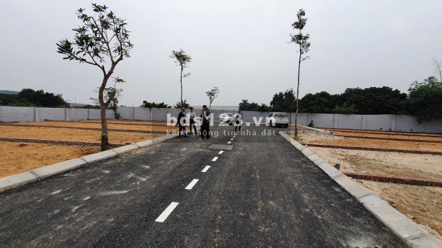 Mảnh đất sổ đỏ vuông vắn khu đô thị công nghệ cao Hòa Lạc 5m x19m