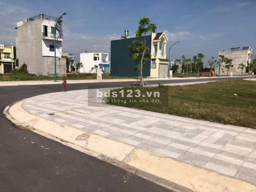 Bán gấp lô đất 90m2 gần LOTTE MART,MT đường Nguyễn Thị Thập,P.Tân Hưng,Q.7.Giá : 2.8ty/nền.XDTD