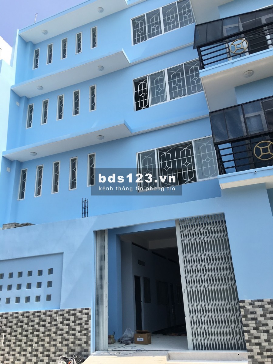 Phòng trọ 18m2 có gác, kệ bếp đường Nguyễn Văn Quá Quận 12