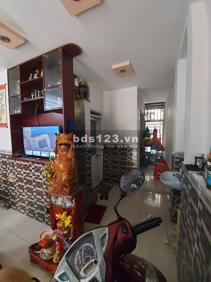 Bán nhà Quận 10, đường Cách mạng tháng 8, 47m2, 4 tầng, giá chỉ 4 tỷ 95 !!!