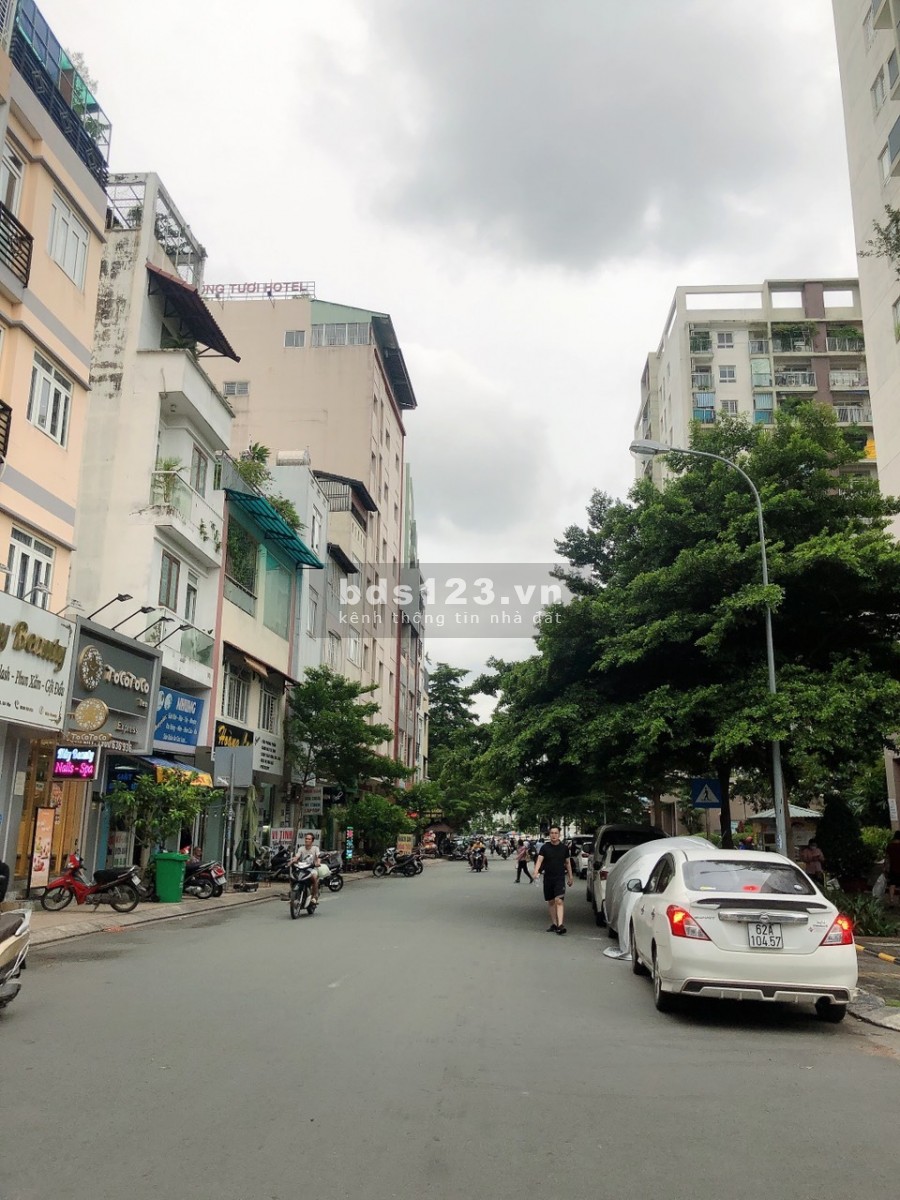 Bán nhà Quận 10, đường Cách mạng tháng 8, 47m2, 4 tầng, giá chỉ 4 tỷ 95 !!!
