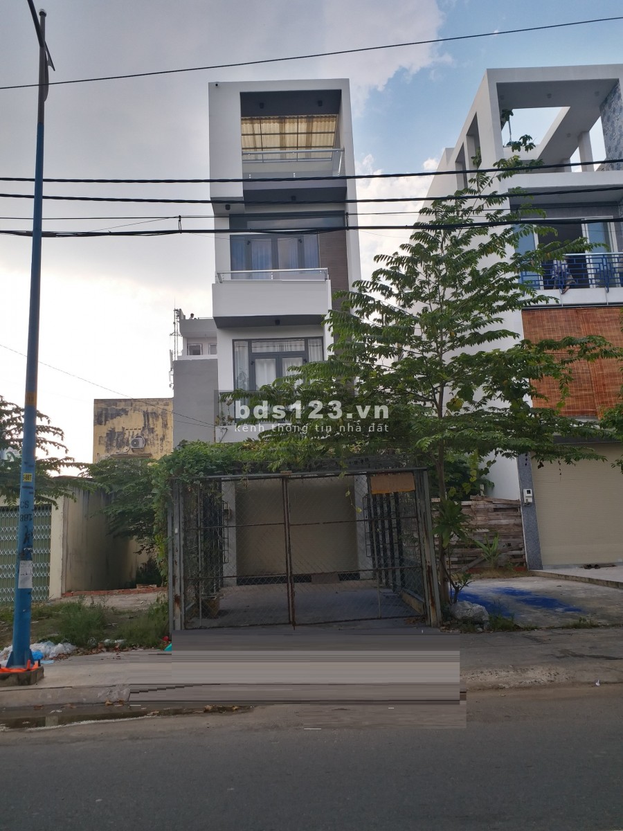 Lý Thường Kiệt _ vị trí nhà đẹp trống suốt . dt: 4 x 16 - Nhà 3 lầu