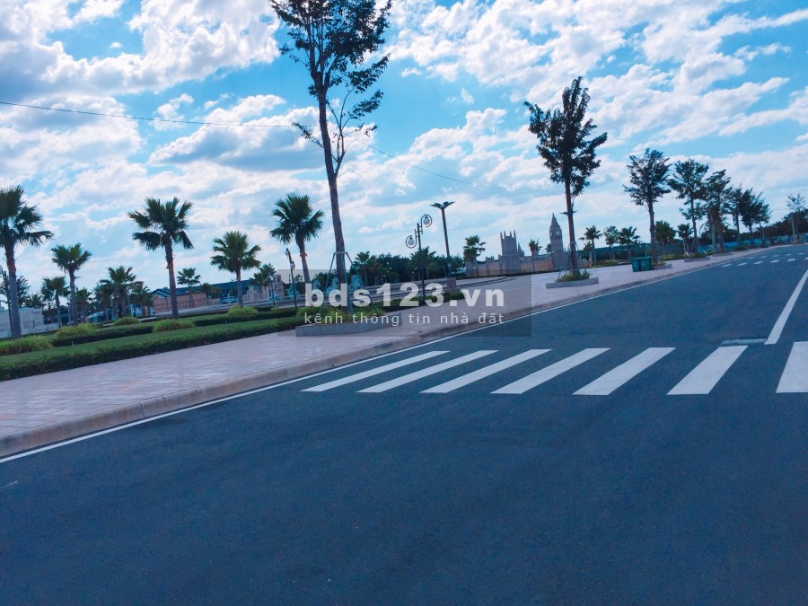 CÔNG CHỨNG SANG TÊN NHẬN SỔ HỒNG NGAY Chỉ cần 360 triệu (20%) sở hữu ngay lô đất Trung tâm Tp.Đồng Xoài