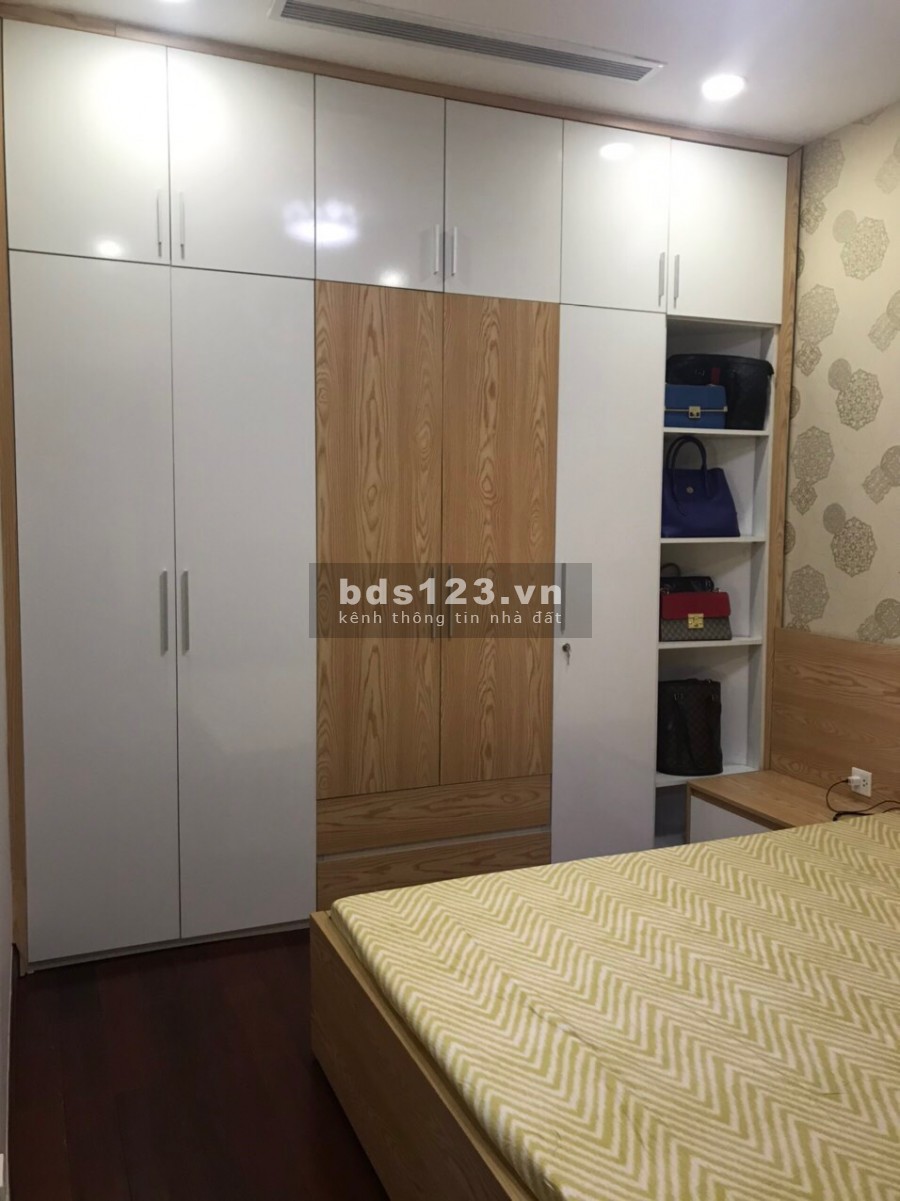 Bán gấp căn hộ 71m2 GoldSeason 47 Nguyễn Tuân, giá 2 tỷ 370 sang tên sổ đỏ chính chủ