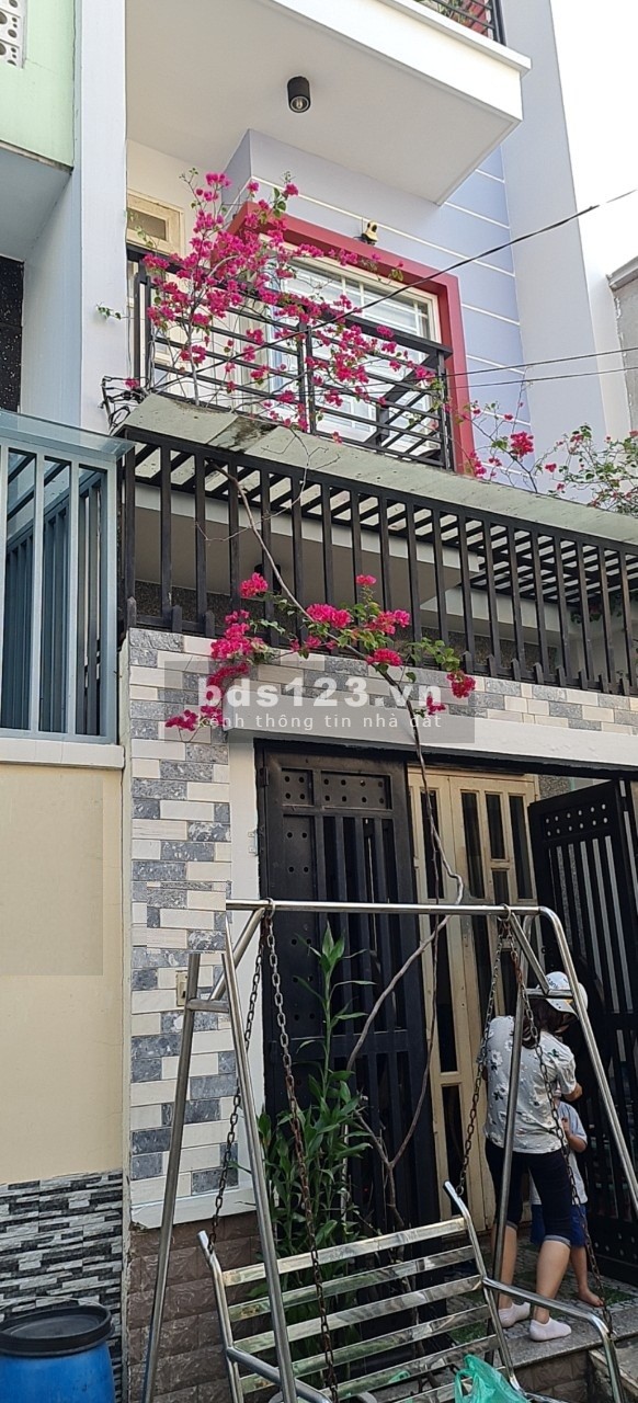 cho thuê nhà giáp ranh tân phú có nội thất giá 10tr/ tháng