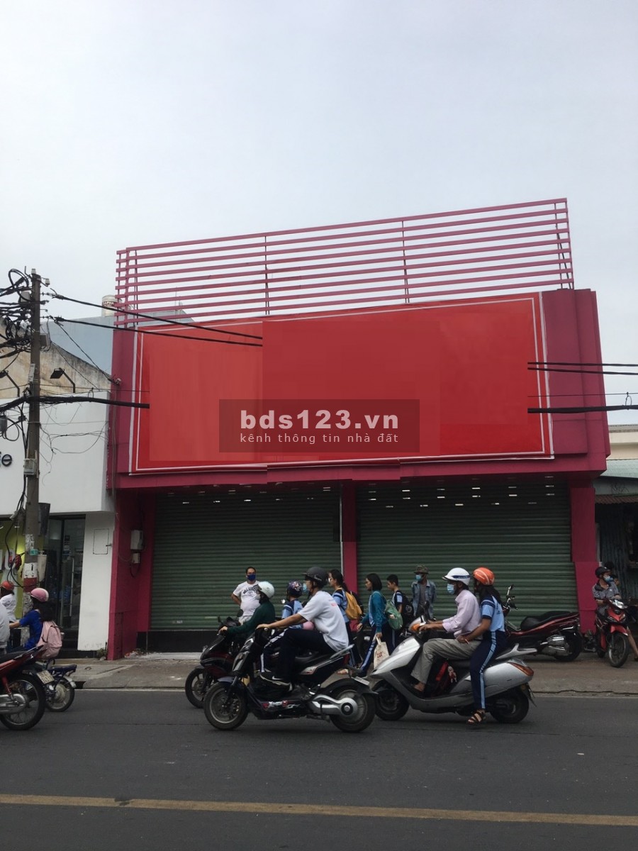 Nhà Mặt Tiền kd tấp nập - 8 x 15 - trống suốt ++ Trần Nhân Tôn