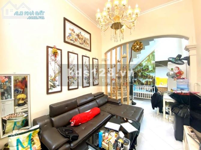 BÁN NHÀ PHỐ KIM MÃ 33M2 X 4T GIÁ 2.9 TỶ