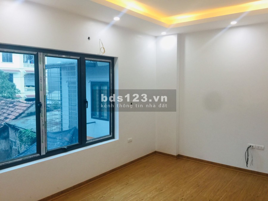 Bán nhà Đội Cấn Ba Đình. An sinh đỉnh. Diện tích 40m2. 5 tầng. Mặt tiền 4.2m. giá 4.5 tỷ