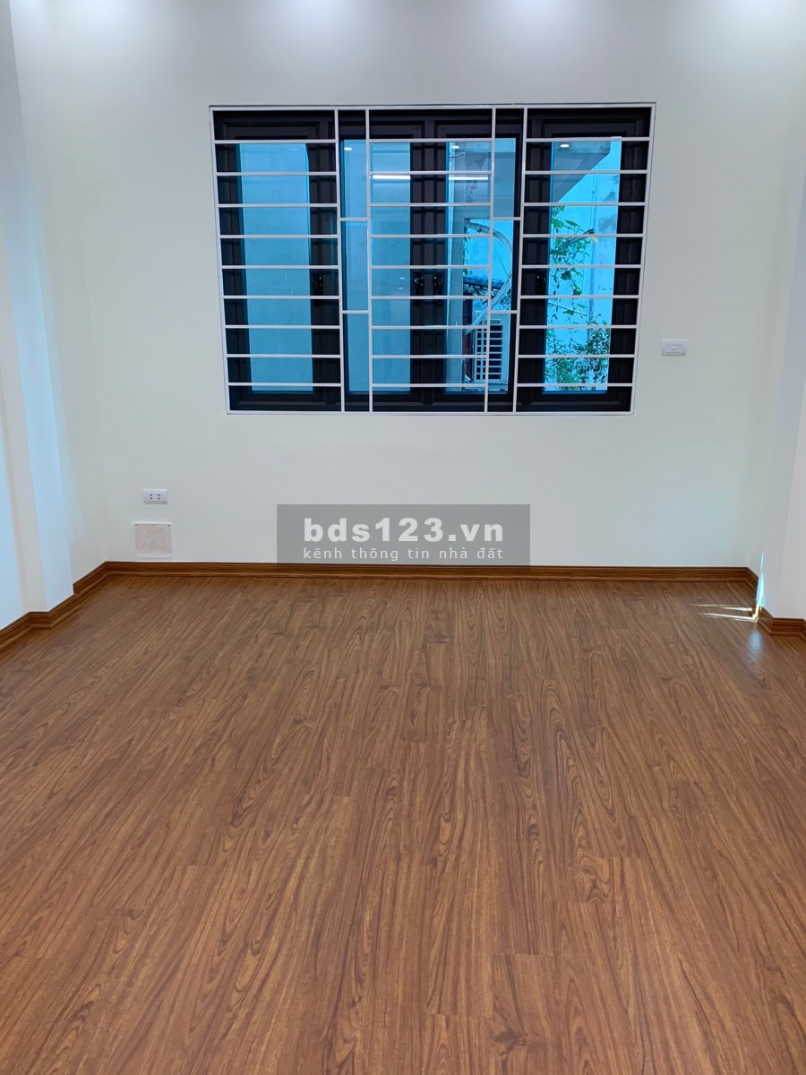 Bán nhà Đội Cấn Ba Đình. An sinh đỉnh. Diện tích 40m2. 5 tầng. Mặt tiền 4.2m. giá 4.5 tỷ