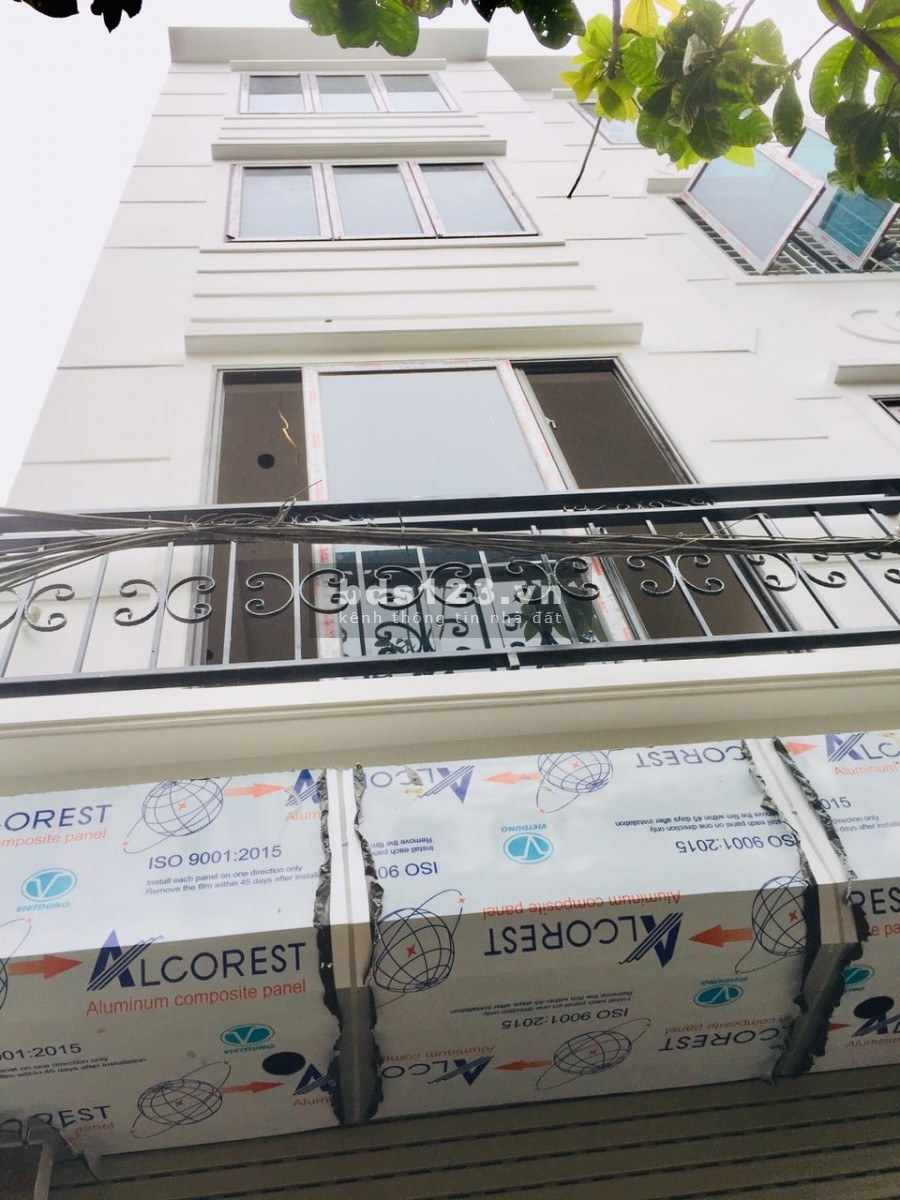 Bán nhà Nguyễn Chí Thanh. Phân lô Ô tô chạy vòng quanh. Diện tích 40m2, 4 tầng, giá chỉ 6 tỷ.