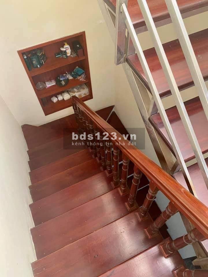 Nhà 3 tầng 1 tum, gara sân vườn, 87/180m,Tây Hồ .