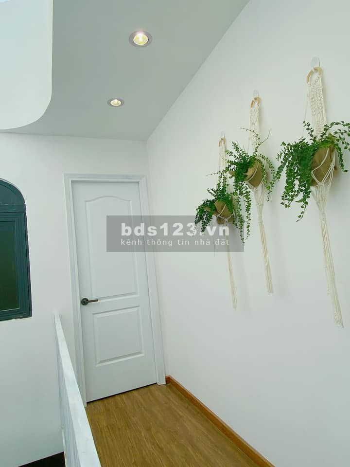 Bán Đất Tặng Nhà FULL NỘI THẤT Hẻm xe Hơi 7 Chỗ.