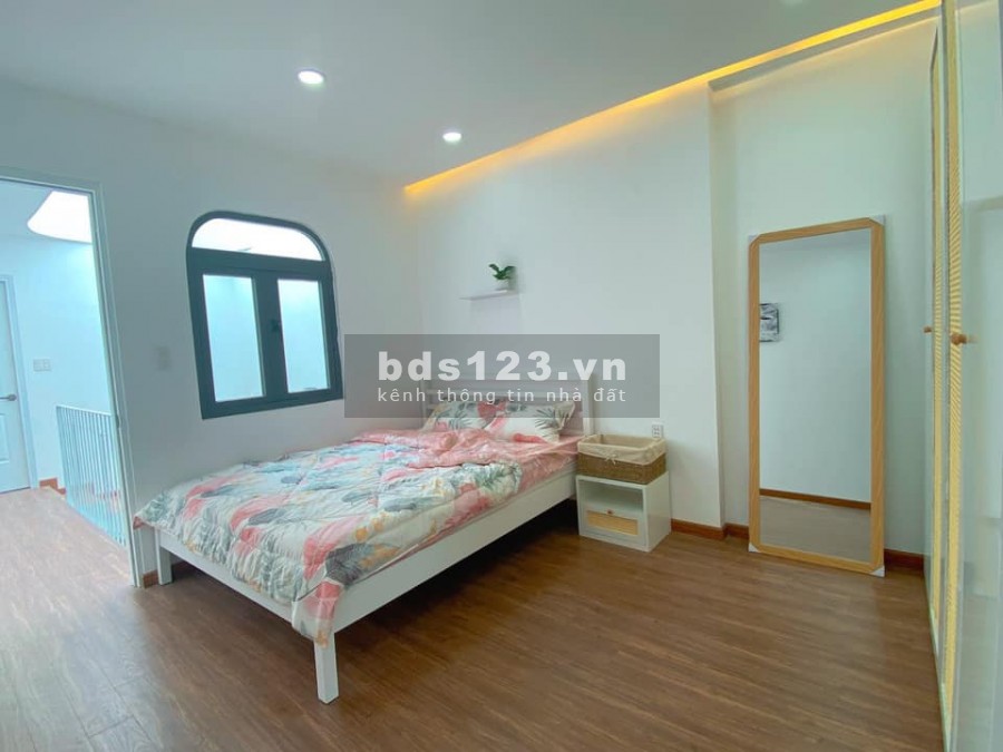 Bán Đất Tặng Nhà FULL NỘI THẤT Hẻm xe Hơi 7 Chỗ.