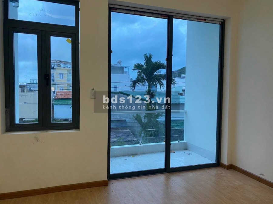 Bán nhà 2 tầng mới xây 3pn 4wc gần chợ Vĩnh Hải, Nha Trang giá rẻ LH 0788.558.552