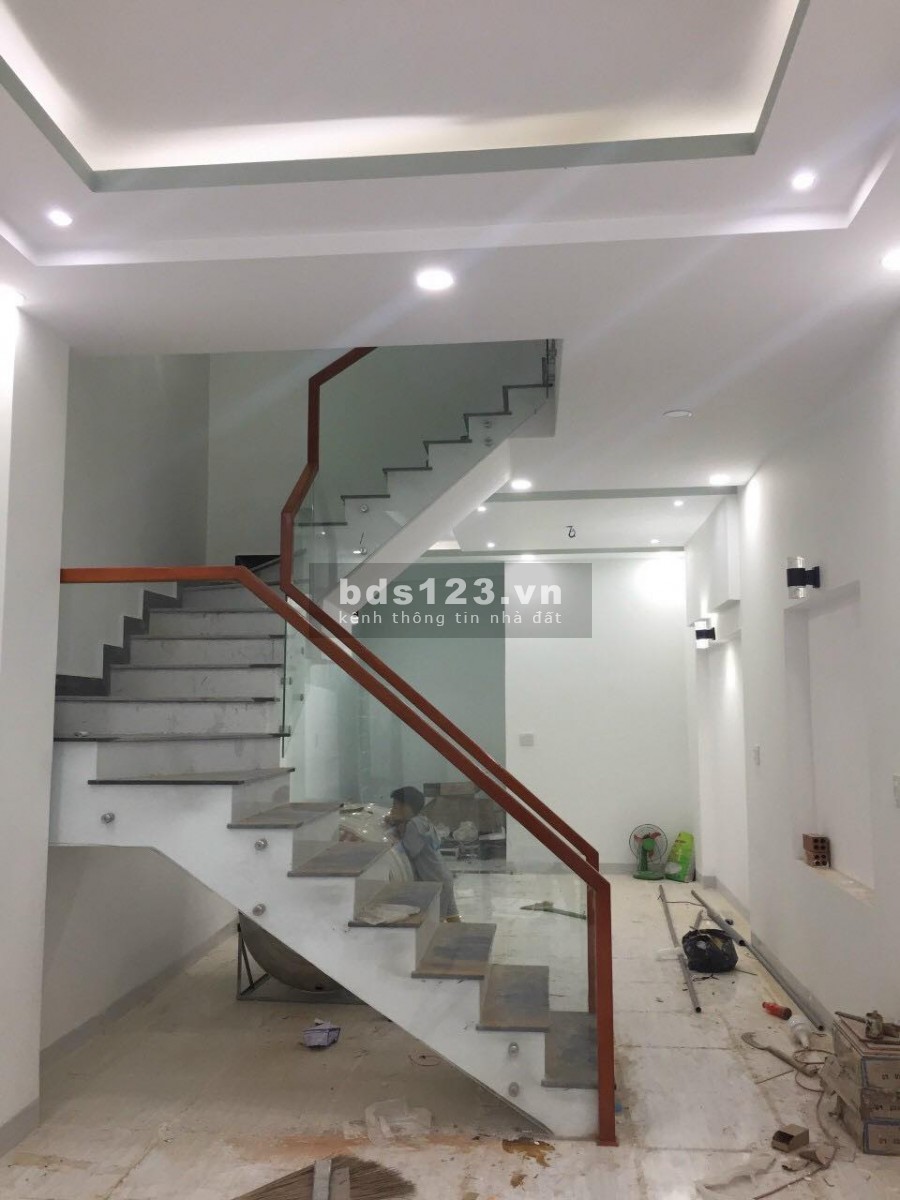 Bán nhà 2 tầng mới xây 3pn 4wc gần chợ Vĩnh Hải, Nha Trang giá rẻ LH 0788.558.552